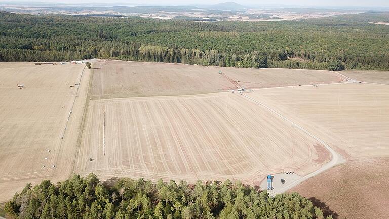 Bei Bundorf entsteht ein 125 Hektar großer Solarpark, von dem ein Teil als Bürgersolarpark umgesetzt werden soll.