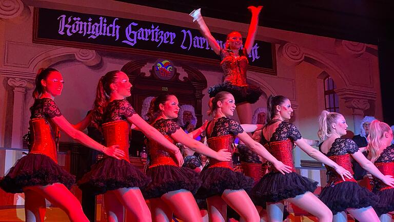 Elferratssitzung des BTC Garitz 2025 - Mit Perfektion und Lockerheit: die Showtanzgruppe des BTC. Elferratssitzung des BTC Garitz 2025 - Mit Perfektion und Lockerheit: die Showtanzgruppe des BTC.