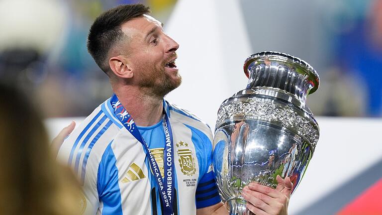 Copa América: Argentinien - Kolumbien       -  Lionel Messi gewinnt seinen dritten großen Titel mit Argentinien seit 2021