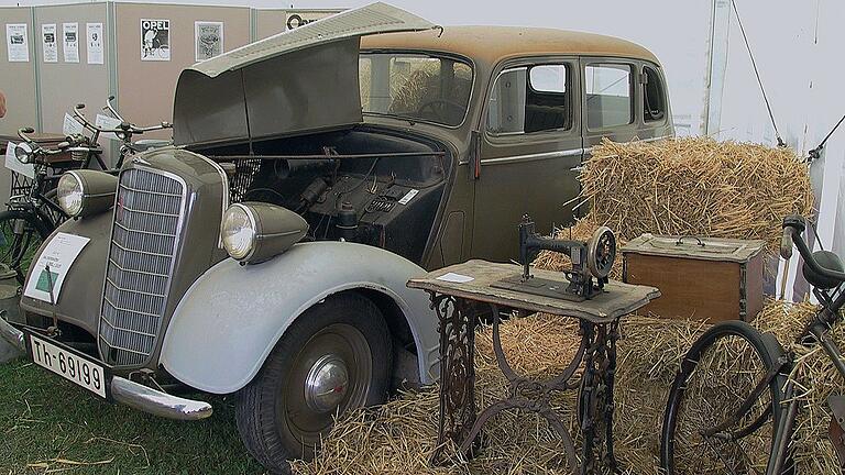 Dieser Opel 6 war als Scheunenfund bei den Oldtimertagen 2006 präsentiert worden. Nun ist er top restauriert. Dieser Opel 6 war als Scheunenfund bei den Oldtimertagen 2006 präsentiert worden. Nun ist er top restauriert.