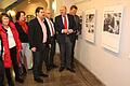 Bei der Ausstellungseröffnung (von rechts): Stellvertretender Landrat Harald Schneider, Bernd Rützel, Jürgen Lippert, Stadträtin Monika Poracky und Dritte Bürgermeisterin Irmgard Pröschl.