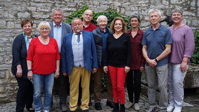Im Bild von links: Gerlinde Martin, Gudrun Lehrmann, Heinz Dorsch, Erich Hegwein, Klaus Linhardt, Ludwig Lugert, Iris Klose, Martina Michel, Franz Hoffmann und Beate Pasch.&nbsp; CSU- Ortsvereinsvorsitzende.&nbsp;