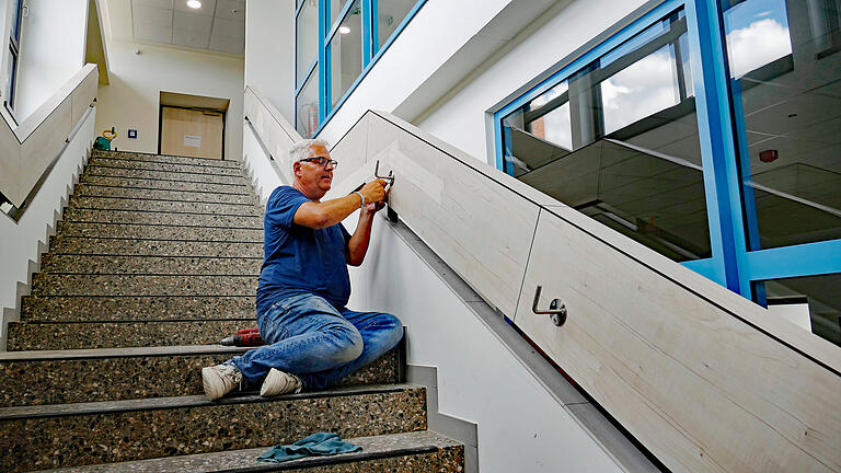 Letzte Handgriffe im Zuge des zweijährigen Umbau endet mit einer Punktlandung.