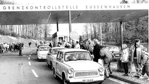 Willkommen: Freie Fahrt am Grenzübergang Eußenhausen – das sorgte für strahlende Gesichter beim Passieren der Spalierstraße. Willkommen: Freie Fahrt am Grenzübergang Eußenhausen – das sorgte für strahlende Gesichter beim Passieren der Spalierstraße.
