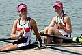 Die strahlenden Medaillengewinnerinnen Cecilia Sommerfeld (links) und Anna Händle (rechts). Ihr Leichtgewichts-Zweier ohne Steuerfrau belegte bei der WM in Varese den dritten Platz hinter Italien und Peru.