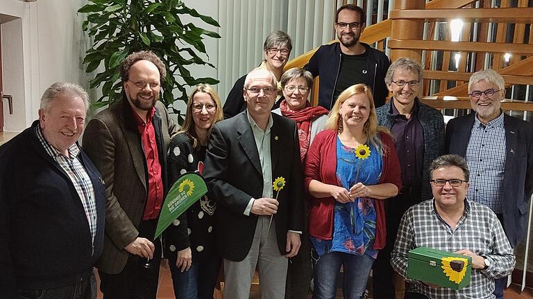 Von links: Fred Stahl, Patrick Friedl, MdL, Stefanie Finster, Klaus Lange, Petra Volk, Monika Preisendörfer, Raphael Pohly, Anke Schneider, Stefan Stretz, Gerhard Müller und Josef Pohly. Von links: Fred Stahl, Patrick Friedl, MdL, Stefanie Finster, Klaus Lange, Petra Volk, Monika Preisendörfer, Raphael Pohly, Anke Schneider, Stefan Stretz, Gerhard Müller und Josef Pohly.