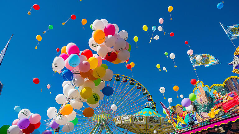 Viel Spaß, machte den Kindern der Umzug auf dem Volksfest