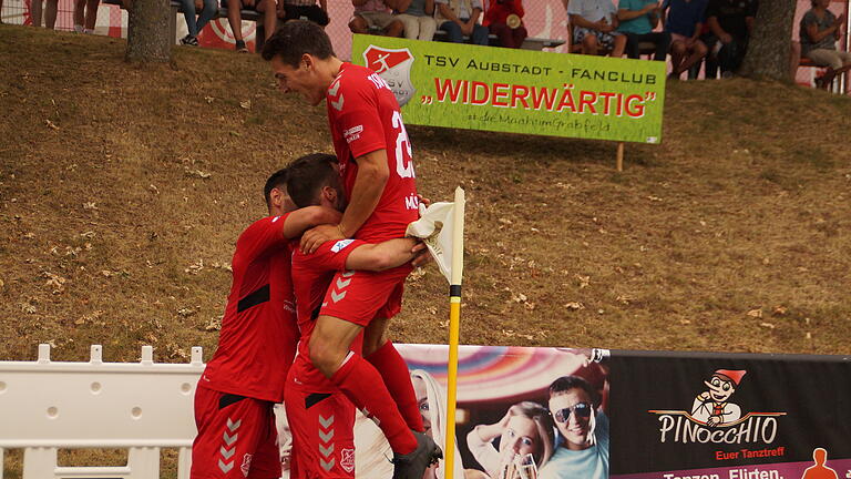 Mit einem glanzvollen 2:0-Sieg gegen den SV Heimstetten feierte der TSV Aubstadt eine gelungene Heimpremiere in der Regionalliga Bayern.