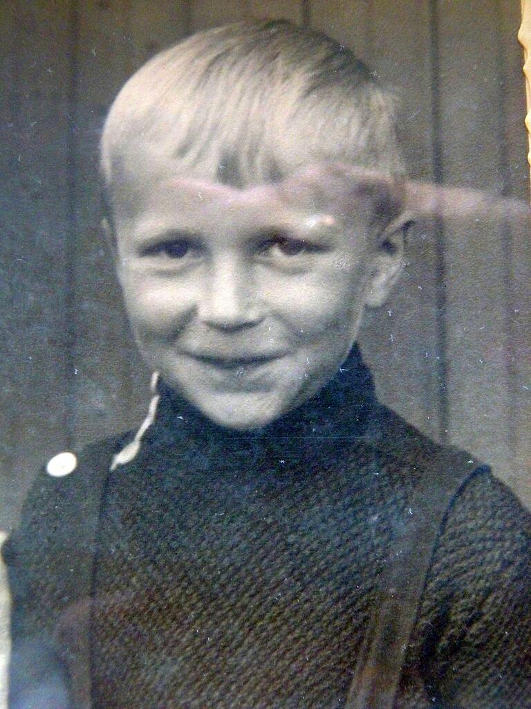 Aus Kindertagen: Der Jubilar im Alter von sieben Jahren. Aus Kindertagen: Der Jubilar im Alter von sieben Jahren.