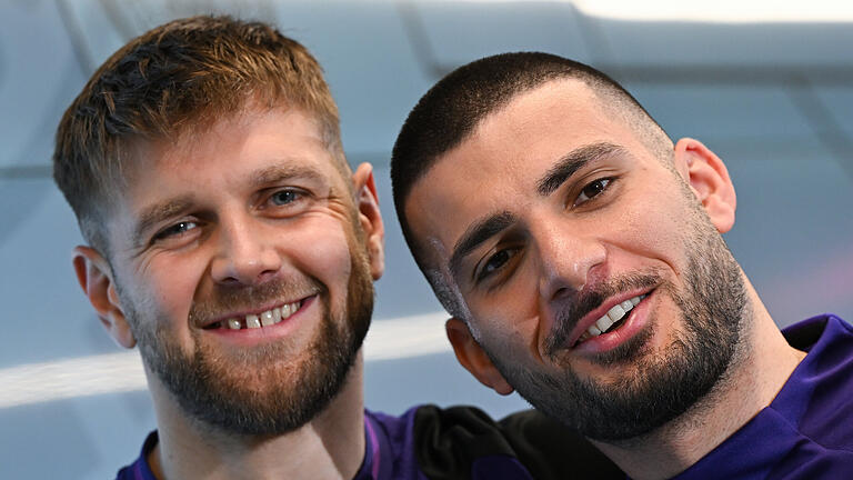 Fußball-Nationalmannschaft - Pressekonferenz.jpeg       -  Die Nationalstürmer Niclas Füllkrug (links) und Deniz Undav lieferten eine  unterhaltsame Pressekonferenz vor dem Länderspiel am Samstag gegen Frankreich.