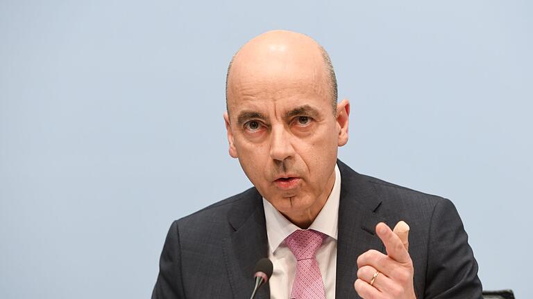 Nicolas Peter - Hier noch in seinem alten Amt als BMW Finanzvorstand: Nicolas Peter soll künftig den Aufsichtsrat des Konzerns führen. Nicolas Peter - Hier noch in seinem alten Amt als BMW Finanzvorstand: Nicolas Peter soll künftig den Aufsichtsrat des Konzerns führen.
