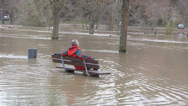 In Unterfranken standen am Wochenende viele Flächen unter Wasser, wie hier in Bad Kissingen.