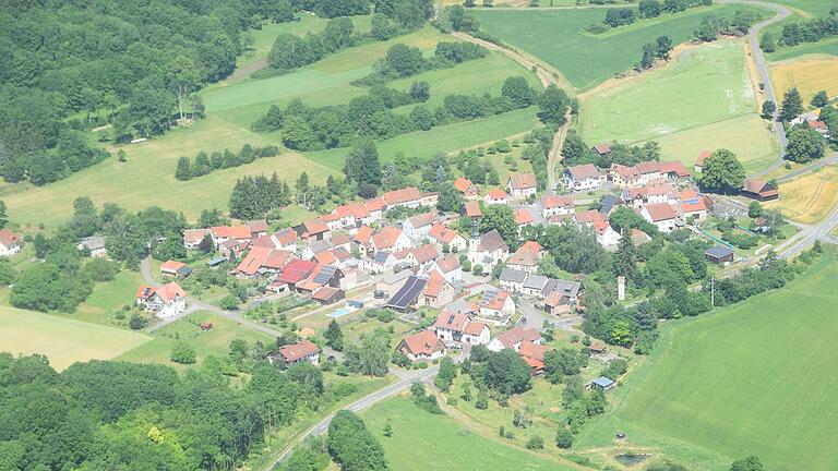 Ein Kleinod am Rande des Landkreises, dessen Name allerdings nur holperig über die Lippen geht. Ein Kleinod am Rande des Landkreises, dessen Name allerdings nur holperig über die Lippen geht.
