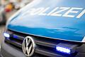 Ein 53-Jähriger muss sich wegen Gefährdung des Straßenverkehrs und unerlaubten Entfernens von der Unfallstelle verantworten.