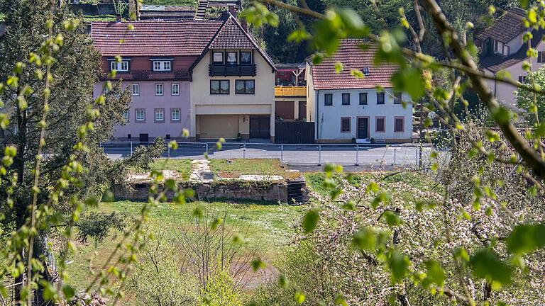 Die Arbeiterwohlfahrt möchte in Rieneck mit einem Neubau 38 zusätzliche Platze für betreutes Wohnen schaffen. Der Stadtrat hat die derzeitigen Pläne für den Neubau abgelehnt.