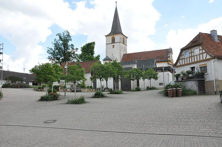 Der Aidhäuser Dorfplatz bildet das Zentrum der Feierlichkeiten zum 1200-jährigen Bestehen des Orts.