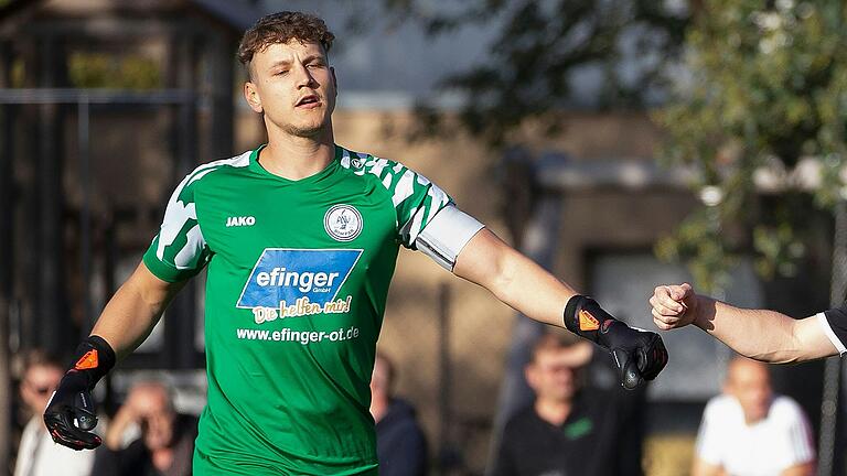 Rimpars Torwart Robin Michel parierte in der Schlussphase eine doppelte Chance für Mönchröden.