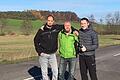 Freuen sich, dass die Straße der Einheit von Gerthausen nach Weimarschmieden offen bleibt: (von links) Christian Blunk, Marko Pabst und Markus Hodermann von der Bürgerinitiative Pro Ortsverbindungsstraße Gerthausen-Weimarschmieden.