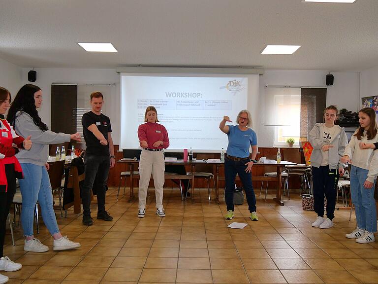 Sehr beliebt war der Workshop mit Catharina Full über die Neurokinetik. Einfache Techniken verhelfen zu mehr Körperbewusstsein und Leistungsfähigkeit. Sehr beliebt war der Workshop mit Catharina Full über die Neurokinetik. Einfache Techniken verhelfen zu mehr Körperbewusstsein und Leistungsfähigkeit.