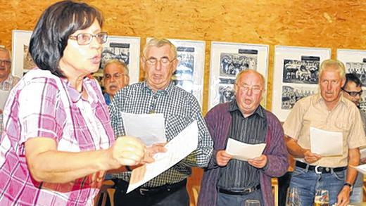 Aufgepasst jetzt: Katharina Beck gibt bei den Sängern in Geroldshausen den Ton an.