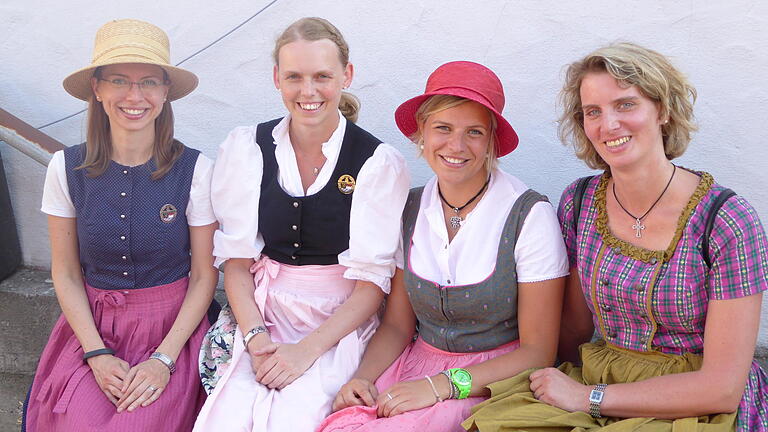 Beim Jubiläumsfest '1000 Jahre Urspringen' ließen sich viele Besucher beim Stand der Main-Post fotografieren und eine individuelle Erinnerungsseite ausdrucken.