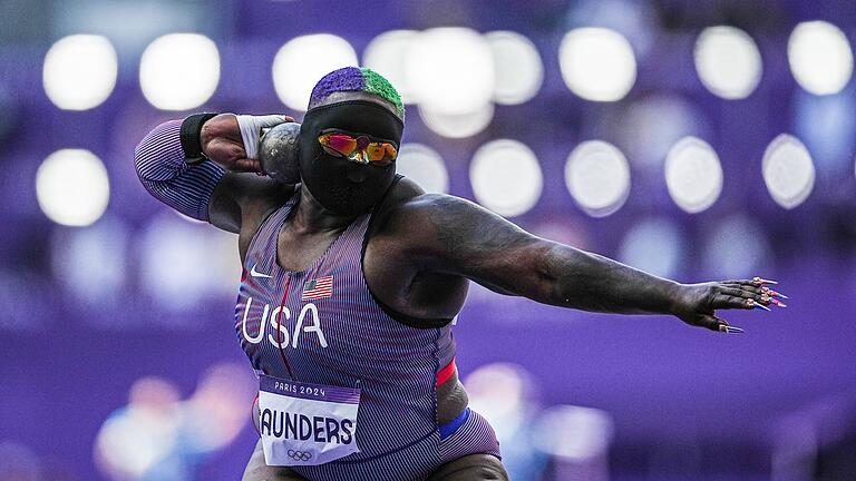 Paris 2024 - Leichtathletik - Das auffälligste Olympia-Outfit trug wohl Raven Saunders Paris 2024 - Leichtathletik - Das auffälligste Olympia-Outfit trug wohl Raven Saunders