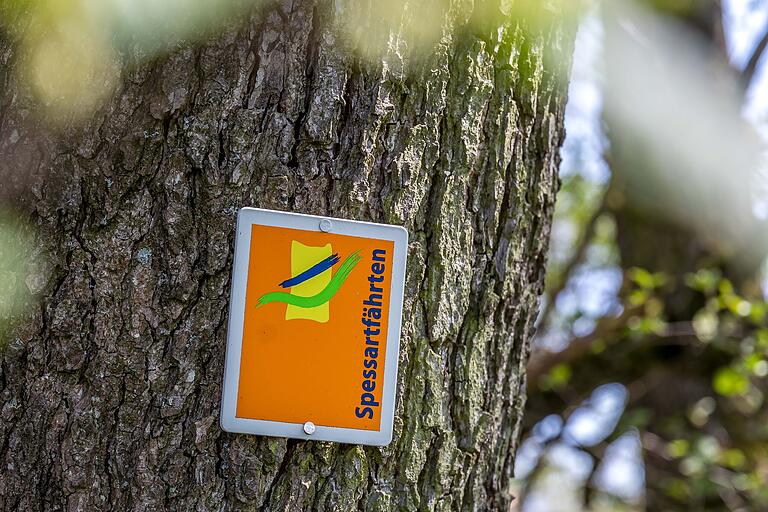 Unterwegs auf der 'Jossgrundrunde': Die Tour ist sehr gut ausgeschildert. Unterwegs auf der 'Jossgrundrunde': Die Tour ist sehr gut ausgeschildert.