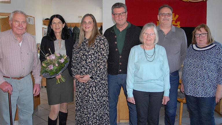 Ehrenvorsitzender Karl Gilles (von links) und die scheidende Vorsitzende Andrea Schmidt gratulierten der neu gewählten Vorsitzenden Miriam Schütz. Weitere Mitglieder im geschäftsführenden Vorstand sind Ralf Machwart, Gertraud Klühspies, Jürgen Niedermeyer und Roswitha Schütz.