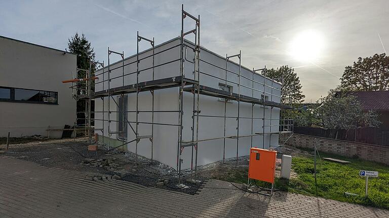 Geht in großen Schritten voran: Der Bau des Betriebsgebäudes für die Schlauchpflegeanlage in Oberelsbach. Geht in großen Schritten voran: Der Bau des Betriebsgebäudes für die Schlauchpflegeanlage in Oberelsbach.