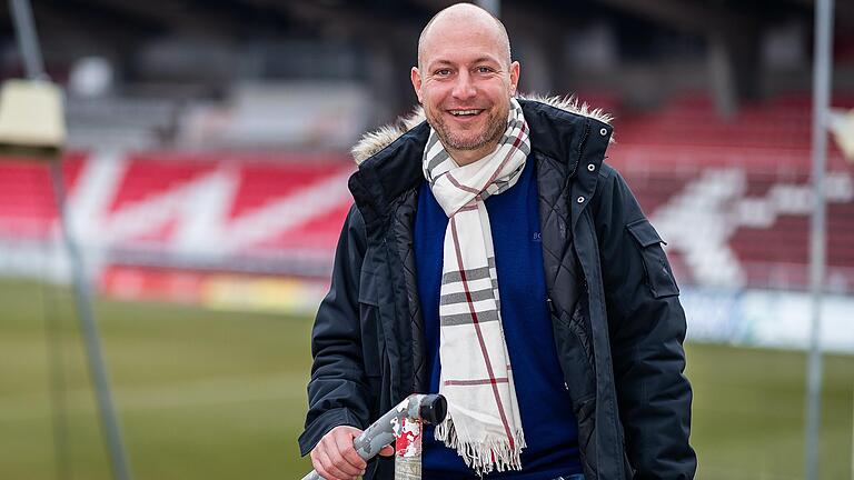 Sebastian Dürnagel ist neben seiner Tätig im Leistungszentrum der Würzburger Kickers nun auch als Torwarttrainer der litauischen Frauen-Nationalmannschaft tätig.