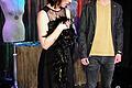 Angelina Gerhardt als Holly Glightly (links) und Benedict Friederich als Fred.