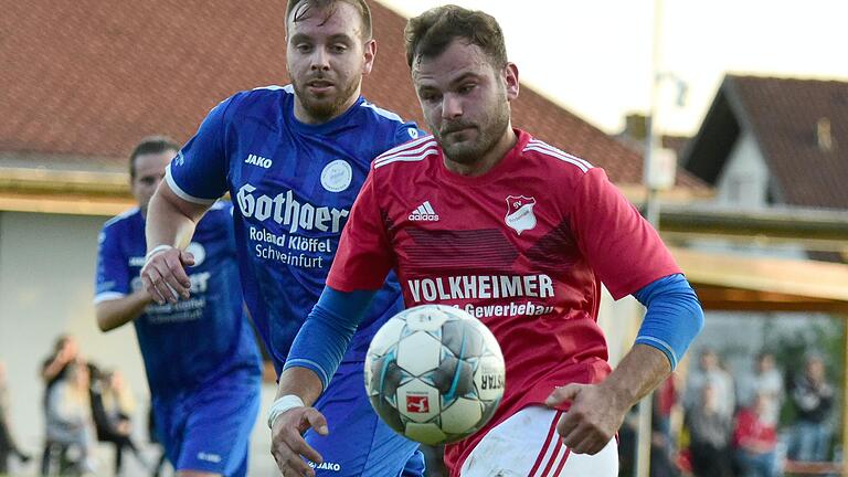 Nico Rauner (vorne, Archivbild) erzielte beim 2:1-Sieg des SV Rödelmaier beim TSV Bergrheinfeld beide Tore.