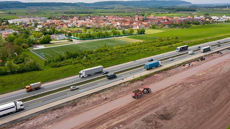 Die A-3-XXL-Baustelle in Richtung Abtswind. Der sechsstreifige Ausbau findet aktuell auf vier Großbaustellen statt.