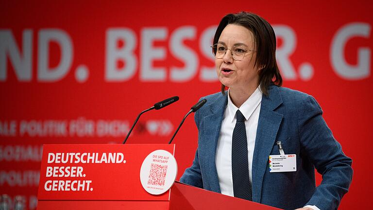 Michelle Müntefering - Michelle Müntefering (SPD) sagt, sie wolle mehr Zeit mit ihrem Ehemann, dem früheren SPD-Politiker Franz Müntefering, verbringen. (Archivfoto) Michelle Müntefering - Michelle Müntefering (SPD) sagt, sie wolle mehr Zeit mit ihrem Ehemann, dem früheren SPD-Politiker Franz Müntefering, verbringen. (Archivfoto)