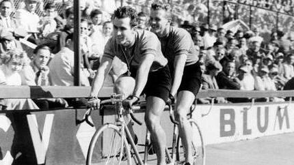 Traumpaar des Bahnradsports: Der Dittelbrunner Günther Ziegler (rechts) und der Herpersdorfer Fritz Neuser startete gemeinsam bei Olympia 1956 in Melbourne für Deutschland.
