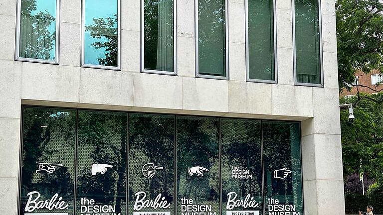 Barbie-Ausstellung im Londoner Design Museum - Das Design Museum zeigt die Schau bis zum 23. Februar 2025. Barbie-Ausstellung im Londoner Design Museum - Das Design Museum zeigt die Schau bis zum 23. Februar 2025.