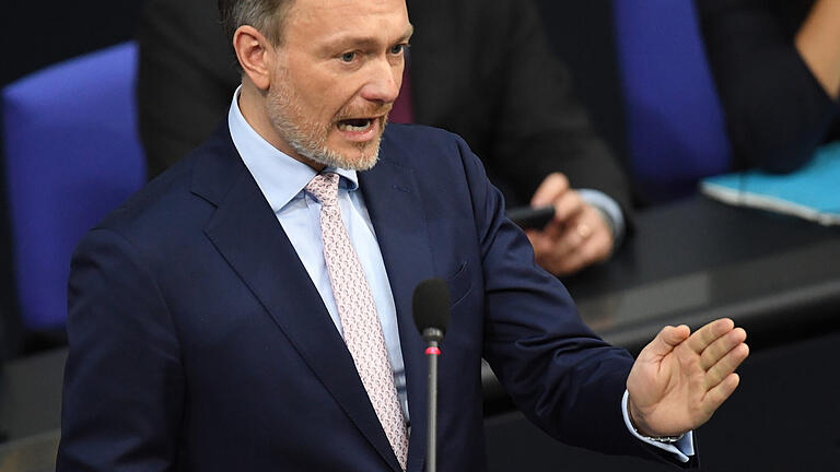 Bundestag - Regierungsbefragung.jpeg - FDP-Chef Christian Lindner will eine Ausgabenbremse im Sozialbereich. Bundestag - Regierungsbefragung.jpeg - FDP-Chef Christian Lindner will eine Ausgabenbremse im Sozialbereich.