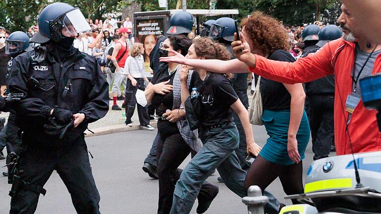 Demonstration &rdquo;Queers for Palestine&bdquo;       -  Am Samstagnachmittag schätzte die Polizei die Zahl der Teilnehmer auf 4.700.