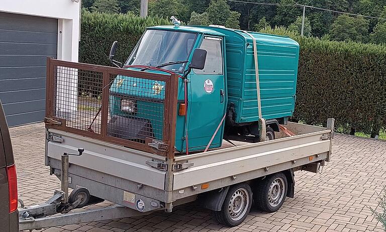 So sah die in Reutlingen geholte Ape beim Kauf aus. So sah die in Reutlingen geholte Ape beim Kauf aus.