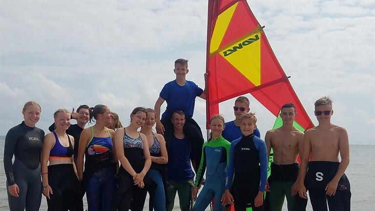 Die Teilnehmer der  Jugendfreizeit auf der Nordseeinsel Sylt waren begeistert. Dabei waren untere anderem  Julius Martin  (Oberbach), Xaver Hahn (Sinntal), Simon Kohrmann (Holzkirchen), Tim  Sendelbach (Roden), Nico Prockner (Wörth) und Christoph Geske (Wörth). Foto: Ralf Sauer       -  Die Teilnehmer der  Jugendfreizeit auf der Nordseeinsel Sylt waren begeistert. Dabei waren untere anderem  Julius Martin  (Oberbach), Xaver Hahn (Sinntal), Simon Kohrmann (Holzkirchen), Tim  Sendelbach (Roden), Nico Prockner (Wörth) und Christoph Geske (Wörth). Foto: Ralf Sauer