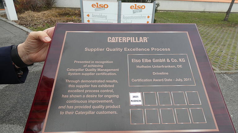 Der Platin-Award der Firma Caterpillar ist bereits die elfte Auszeichnung in Folge für die ELSO Elbe GmbH &amp; Co. KG in Hofheim.