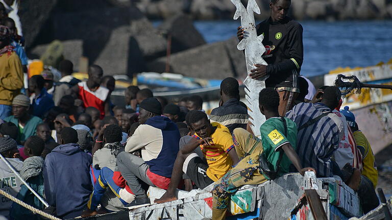 Migraten auf den Kanaren.jpeg       -  Lange wurde Migranten aus Afrika der Weg erschwert, weil Europa ein Abkommen mit dem Niger abgeschlossen hatte. Das ist nun vorüber.