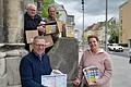 Bereit, die Infoseiten und deren Botschaft in die Stadt zu tragen (von oben links nach rechts unten): Die Stadtkirchen-Mitarbeiter Reimund Maier, Joachim Werb, Michael Stöcker und Marion Hammer.