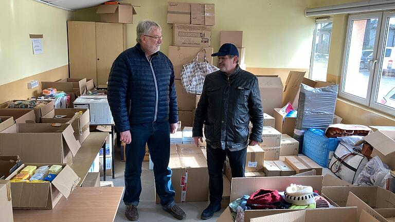 Stephan Kolck (links) war bereits im Frühjahr dieses Jahres mit Hilfsgütern für die Ukraine in den polnischen Landkreis Klobuck unterwegs. Mit im Bild ist Zbigniew Zych, Leiter der Organisationsabteilung in Klobuck für die humanitäre Hilfe für die Ukraine. Stephan Kolck (links) war bereits im Frühjahr dieses Jahres mit Hilfsgütern für die Ukraine in den polnischen Landkreis Klobuck unterwegs. Mit im Bild ist Zbigniew Zych, Leiter der Organisationsabteilung in Klobuck für die humanitäre Hilfe für die Ukraine.