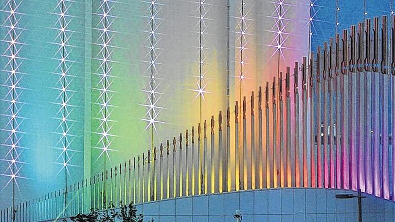 Riesenorgel aus der Rhön: Im südkoreanischen Yeosu findet noch bis 12. August die EXPO statt. In Pavillons stellen sich dort die Länder der Welt vor. Eines der Wahrzeichen der EXPO 2012 ist die in Urspringen in der Rhön gebaute Orgel. Riesenorgel aus der Rhön: Im südkoreanischen Yeosu findet noch bis 12. August die EXPO statt. In Pavillons stellen sich dort die Länder der Welt vor. Eines der Wahrzeichen der EXPO 2012 ist die in Urspringen in der Rhön gebaute Orgel.