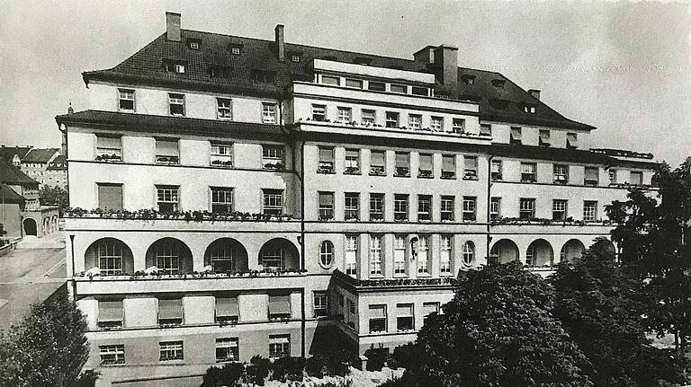 Das Krankenhaus St. Josef 1931. Diese Luftaufnahme entstand für eine Postkarte.