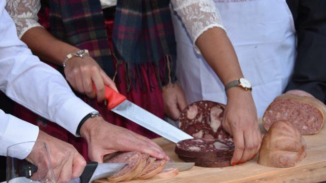 Am 10. Oktober wird der Ostheimer Wurstmarkt trotz Corona eröffnet. Foto: Tonya Schulz       -  Am 10. Oktober wird der Ostheimer Wurstmarkt trotz Corona eröffnet. Foto: Tonya Schulz