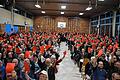 Klare Meinung: Bei der außerordentlichen Versammlung des Verbandes der Spessartforstberechtigten zeigten die rund 550 Besucher in der Weibersbrunner Turnhalle bei einer symbolischen Abstimmung einem möglichen Nationalpark im Spessart nahezu geschlossen die &bdquo;Rote Karte&ldquo;.