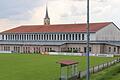 Die großen Ziegeldachflächen der Karl-Knauf-Halle will die Stadt Iphofen nutzen, um sie komplett mit Solarmodulen zu belegen.