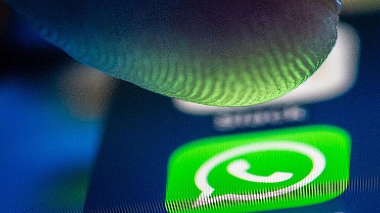Wann ist das Posten verbotener NS-Symbole bei Whatsapp rechtswidrig? Darüber stritten die Staatsanwältin und ein Anwalt jetzt vor dem Amtsgericht Würzburg.